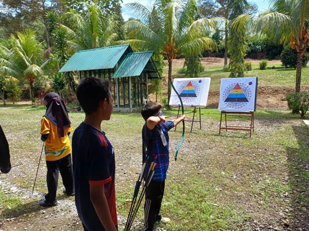 Lemuni Retreat & Training Centre - Kerling, Selangor Hotel Екстериор снимка
