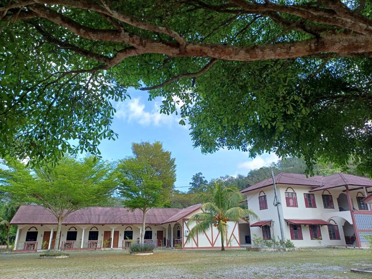 Lemuni Retreat & Training Centre - Kerling, Selangor Hotel Екстериор снимка